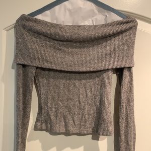 Woman’s small light weight sweater gray